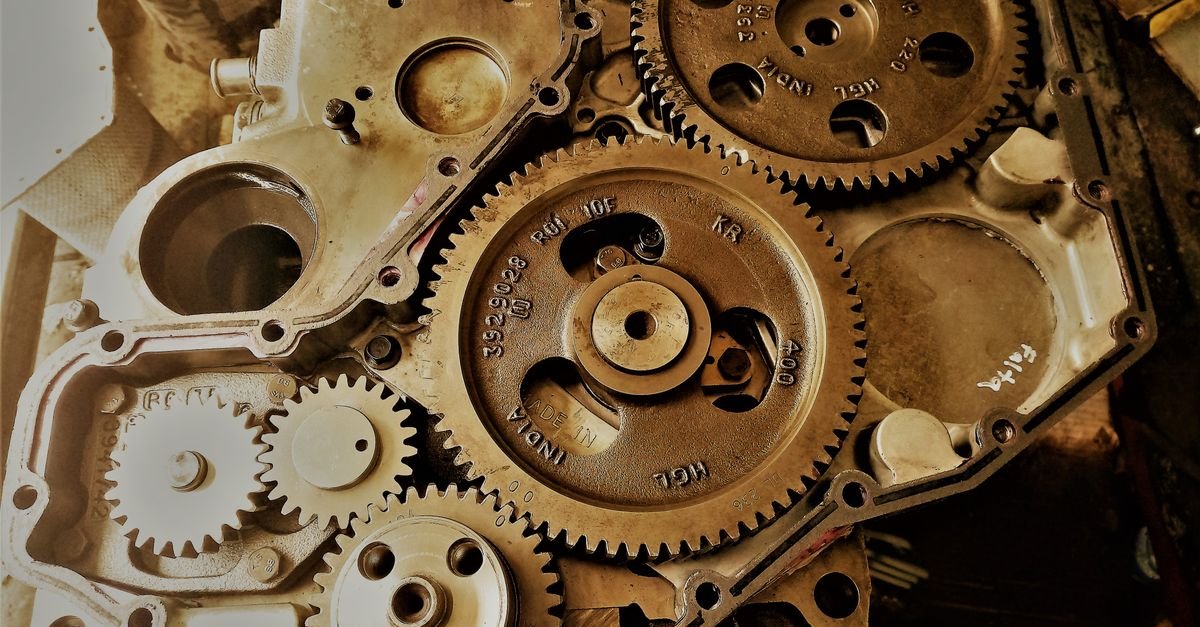 Meshed gears holding a fixed phase relationship, the job a soft key does between a small engine's crankshaft and its flywheel