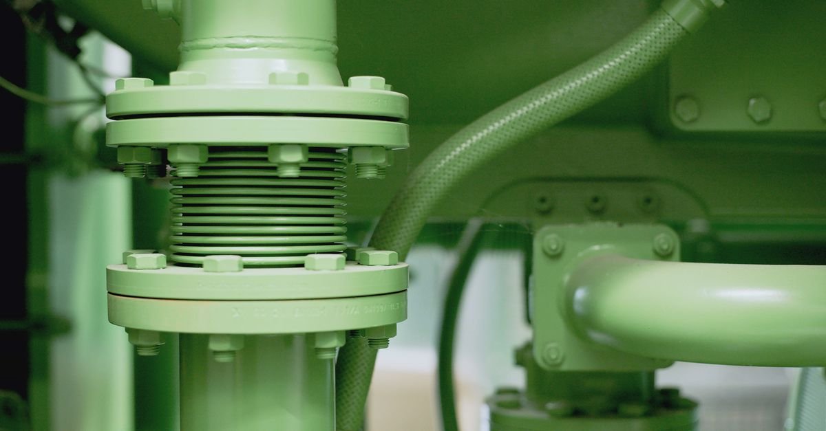 Pipe and valve assembly with multiple sealed joints, each one relying on a rubber O-ring