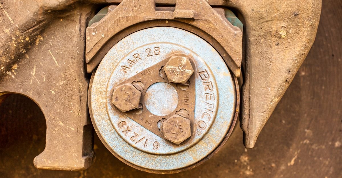 Large industrial roller bearing with its rolling elements and race exposed to view